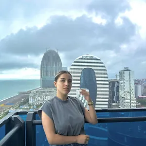Luxury & Sea View شقة فندقية باتومي